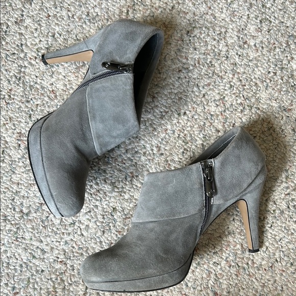 Adrienne Vittadini Shoes - Adrienne Vittadini Gray Suede Ankle Booties Womens 8.5